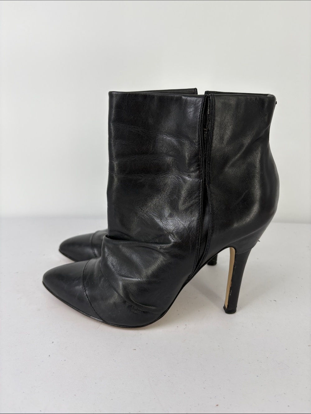 🎃 Boutique 9 Black Leather Pointed-Toe pull on Ankle Booties